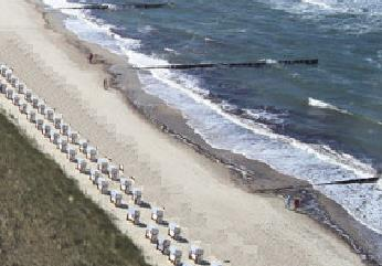 maksymalnej 10 m licząc od skraju klifu/wydmy. Kosze plażowe będą ustawiane co dziennie przed godziną 10:00, c. Schronienia dla wynajmującego tymczasowego obiektu budowlanego o pow.