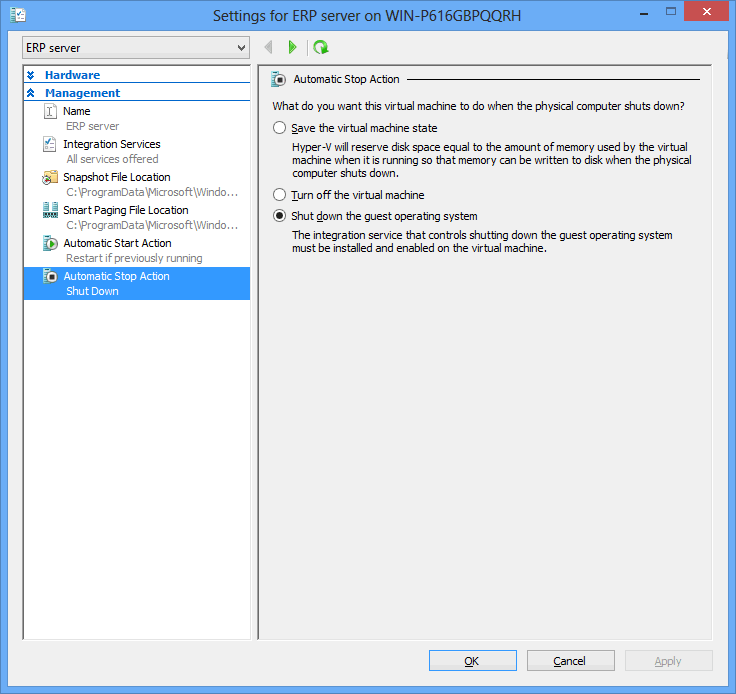 Używając menadżera Hyper-V wybierz VM i naciśnij Settings. Wybierz Automatic Stop Action oraz Shut down the guest operating system.