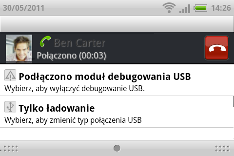 26 Informacje podstawowe Dioda LED powiadomienia Dioda powiadomień świeci się: Ciągłym zielonym światłem sygnalizuje, że urządzenie HTC ChaCha jest podłączone do zasilacza sieciowego lub komputera i