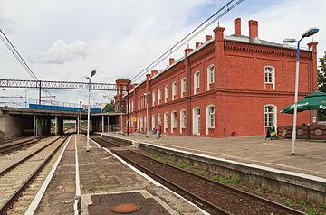 3. Dworzec PKP w Kostrzynie nad Odrą Został zbudowany w XIX wieku, jest to dworzec dwupoziomowy, jeden z dwóch tego rodzaju dworców w Polsce.