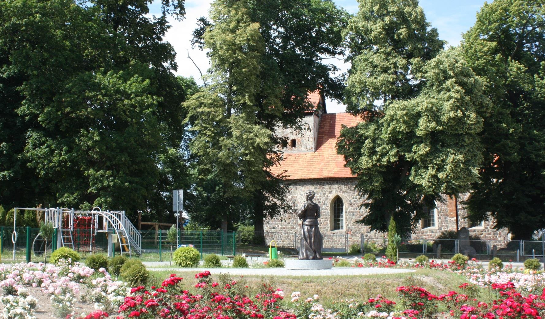 5. Zagospodarowanie miejsca pamięci historycznej w Buku Gmina Dobra WYRÓŻNIENIE MARSZAŁKA WOJEWÓDZTWA ZACHODNIOPOMORSKIEGO Realizację przedsięwzięcia ukończono w kwietniu 2015 r.