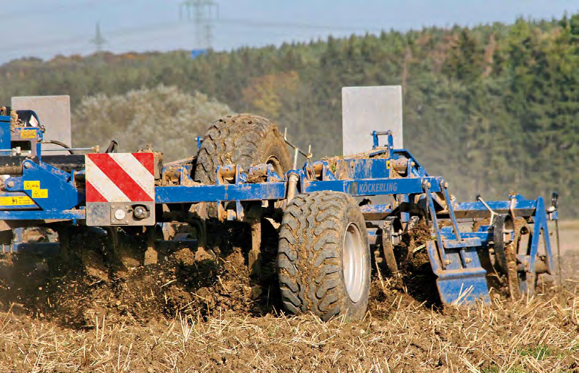 Trio 400T i 500T 3-belkowy agregat do uprawy pożniwnej i głębokiego spulchniania z centralnym układem jezdnym - optymalne wymieszanie - stabilna konstrukcja ramy - idealne wtórne zagęszczenie - dobre