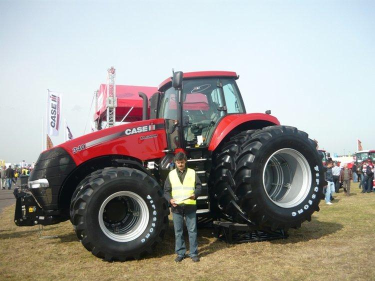 21 września 2012r. uczniowie wszystkich klas Technikum Rolniczego w Grzybnie uczestniczyli w AGRO - SHOW w Bednarach.