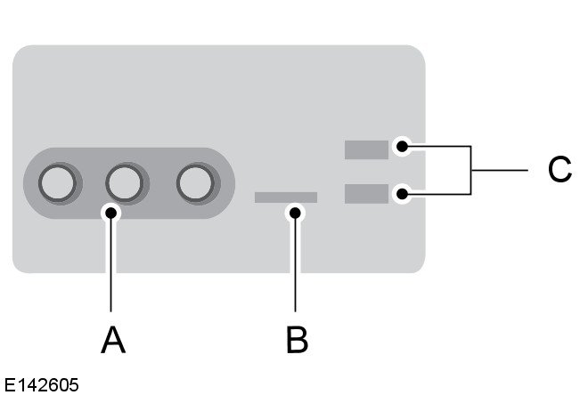 System audio Port USB umożliwia podłączanie odtwarzaczy multimedialnych, kart pamięci i ładowanie urządzeń (jeśli funkcja jest