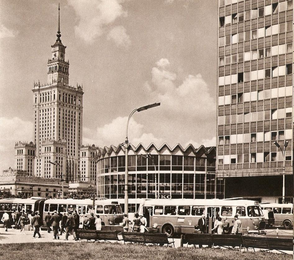 Rondo Romana Dmowskiego i Rotunda dzisiaj Rotunda oraz