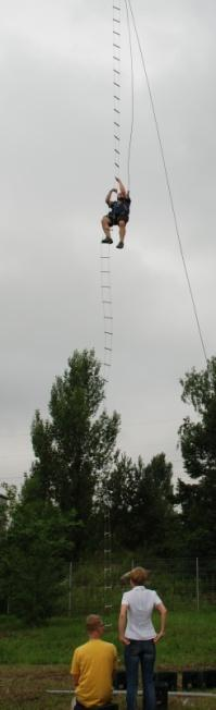 Zadaniem uczestników jest pokonanie specjalnego toru według ściśle określonych zasad. Bardzo wyczerpująca konkurencja. 9.