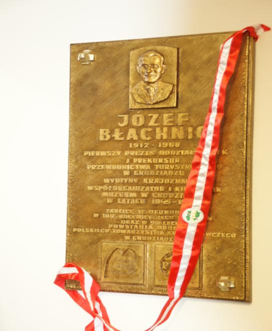sława Łęgi. W przeddzień tego Zjazdu delegacja Oddziału była na grobie ks. Łęgi znajdującym się na cmentarzu w Sopocie.