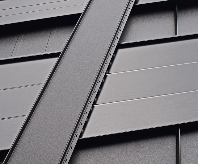 Panele dachowe LAMBDA Zmodernizowany panel dachowy LAMBDA to produkt cechujący się szeregiem istotnych udoskonaleń w stosunku do dotychczas produkowanej wersji.
