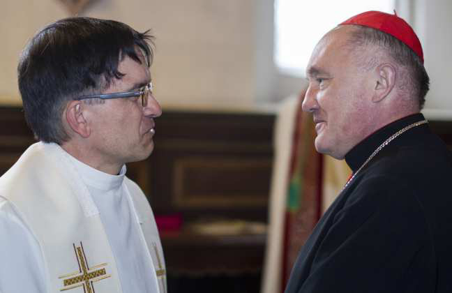 U ŒW. BART OMIEJA W MIERZESZYNIE - nr 11(78) 8 maj 2013 KS. KARDYNAŁ KAZIMIERZ NYCZ POZDRAWIA MIERZESZYN Spotkanie ks. Andrzeja Sowińskiego z Jego Eminencją Ks.