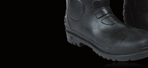 Buty gumowe i PCV Ochrona nóg nóg BGNIT KW BGNIT KW również w damskich rozmiarach! 37-47 Buty zawodowe wykonane z nitrylu, dzięki czemu posiadają zwiększoną odporność na oleje, tłuszcze, smary.
