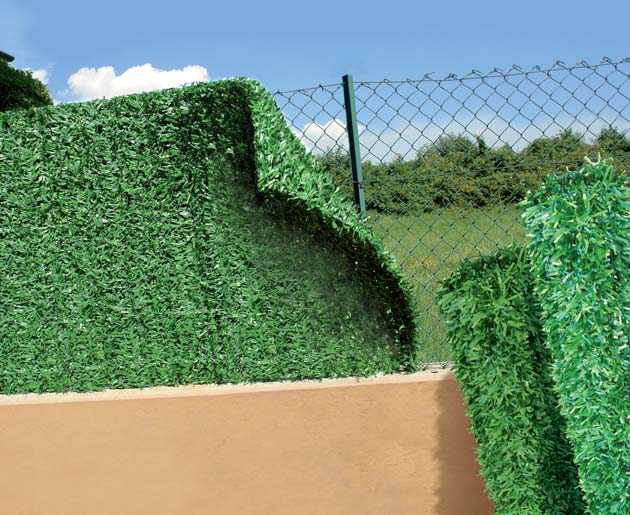OZDOBNE OGRODZENIA Ozdobne ogrodzenie z PVC, odporne na promienie UV, wymiary: 3,00 x,00 m.