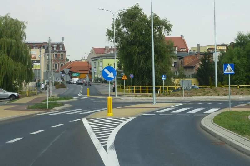 Inwestycje zrealizowane w latach 2007-15. Drogi wojewódzkie Nowe rondo w Nakle w ciągu drogi wojewódzkiej nr 241, które połączyło ulicę Poznańską z obwodnicą.