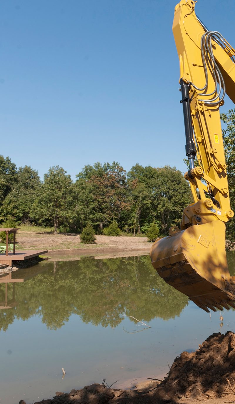 Wprowadzenie Nowa koparka o małym promieniu obrotu Cat 315F jest wyposażona w silnik C4.4 ACERT spełniający normy EPA Tier 4 Final (USA) i Stage IV (UE).