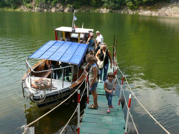 Tam, na chętnych do podziwiania zamku i okolic z