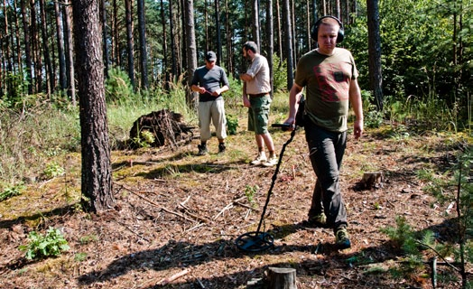 W lipcu 2014 roku podczas wizytacji stanowiska przez pracowników z Fundacji Dajna oraz Instytutu Archeologii UW zaobserwowano odsłonięty przez powalone drzewo grób ciałopalny z widocznymi resztkami