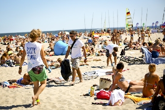 Sprzątanie plaż Fundacji Nasza Ziemia i Barefoot Projekt Czysta Plaża odbyło się w 5.