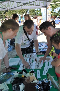 Długofalowym celem programu jest poprawa stanu czystości i porządku plaż oraz wypracowanie modelowych rozwiązań i katalogu dobrych praktyk, które będą mogły posłużyć gminom w przyszłości.