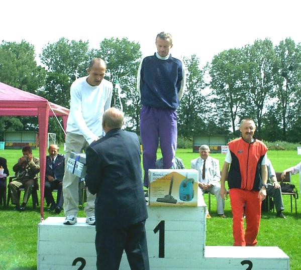 XIV Bieg im. Marszałka Józefa Piłsudskiego 15 sierpnia 2005 r. 15 km Kobylin 2. Tomasz Sobczyk 49:33 (1 miejsce w kategorii M20) 4.