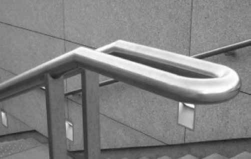 Rys. 1. Poręcz wykonana ze stali nierdzewnej Fig. 1. The austenitic steel balustrade właściwości mechaniczne w strefie wpływu ciepła.