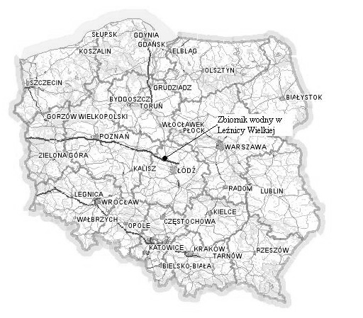 Rzeka Gnida, będąca prawobrzeżnym dopływem Neru, jest uregulowanym ciekiem długości około 14 km, przepływającym przez powiaty: łęczycki, zgierski i poddębicki, odwadniając tereny gminy Parzęczew.