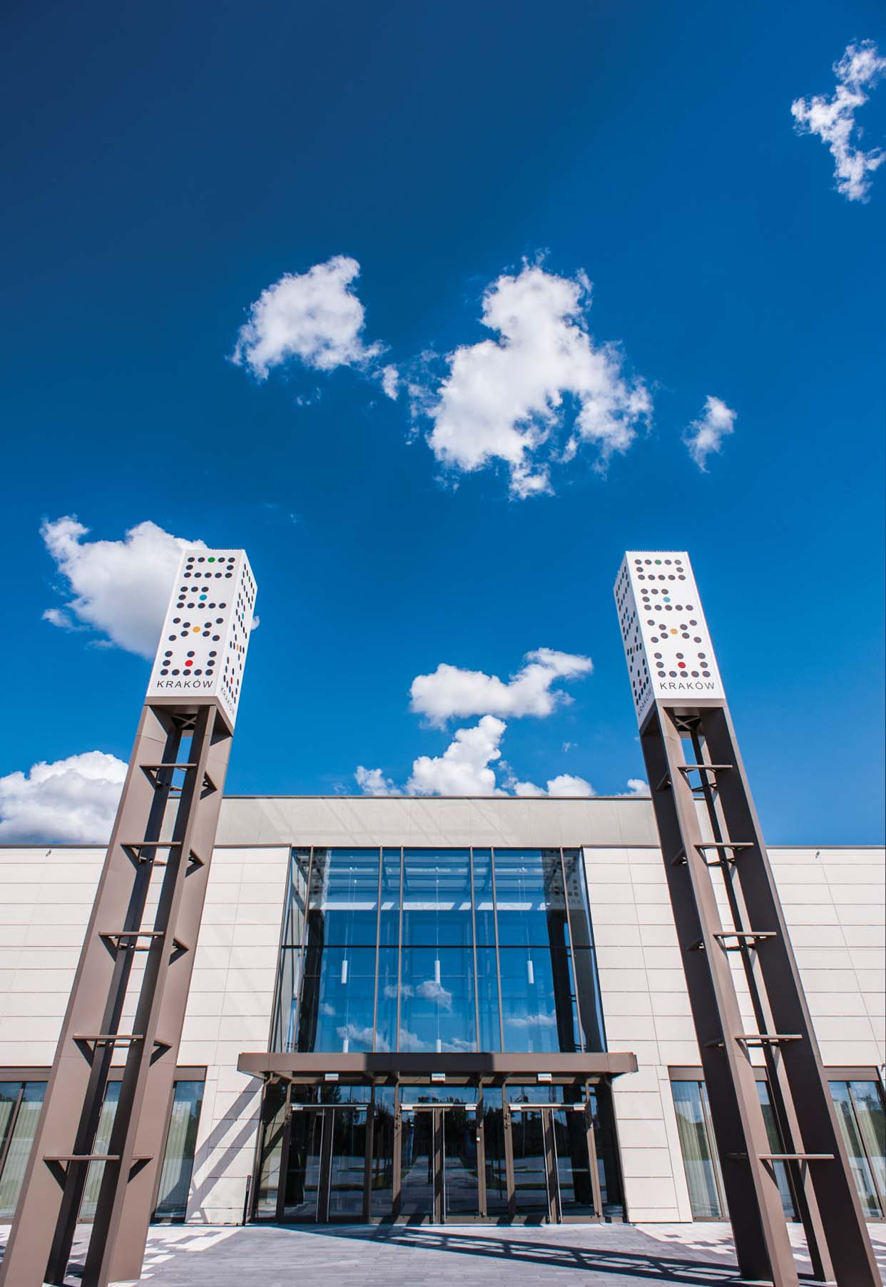 Mi dzynarodowe Centrum Targowo-Kongresowe EXPO Kraków to nowoczesny i wielofunkcyjny obiekt zlokalizowany w geograficznym centrum miasta, dostosowany do organizacji ró nego rodzaju wydarzeƒ na najwy