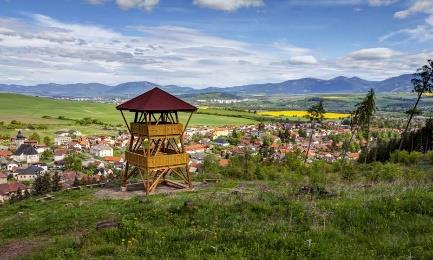 To urocza miejscowość położona u wylotu Jańskiej Doliny, na