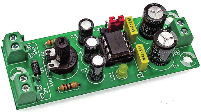 Moduł zasilacza z układem LM386 Fotografia 3. Komponenty elektroniczne użyte w projekcie Budowa elektryczna Z punktu widzenia elektroniki, projekt jest bardzo prosty.