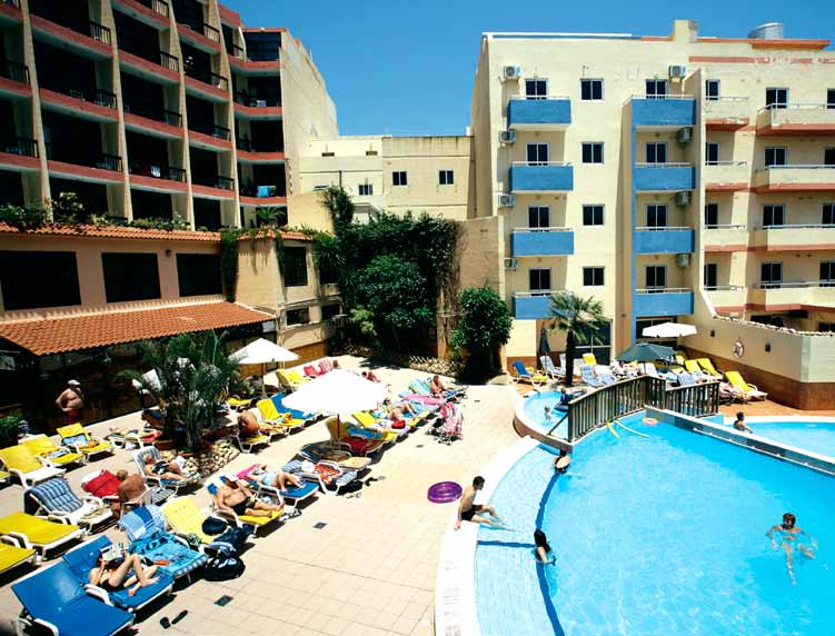 66 MALTA Hotel Canifor kkk St. Paul s Bay Położenie: spokojnie, do skalisto-żwirowej plaży ok. 200 m, do centrum z barami, sklepami i restauracjami ok. 400 m. Przystanek autobusowy oddalony o ok.