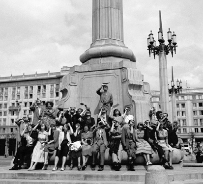 Dla gimnazjów i szkół ponadgimnazjalnych Warszawa w XX wieku Warsztaty poświęcone wybranym zagadnieniom dwudziestowiecznej historii Warszawy.