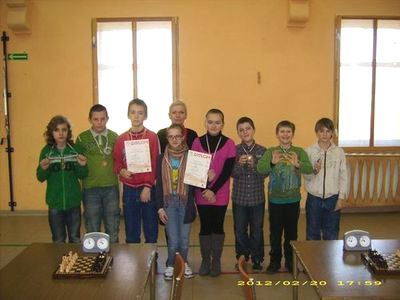 16 marca 2012r w Szkole Podstawowej im. M. Kopernika w Ostroszowicach odbył się finał powiatowy w szachach drużynowych. 2. SP Ostroszowice 3.