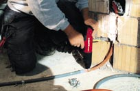 Instalacje elektryczne i mechaniczne X-EFC Uchwyty do mocowania elastycznych rurek instalacyjnych Mocowanie elastycznych rurek instalacyjnych na podłożu betonowym.