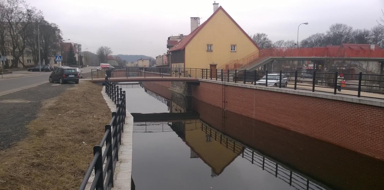 URZĄDZONE NABRZEŻE KANAŁU URZĄDZONA DROGA SERWISOWA