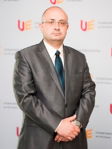 dr hab. Wawrzyniec Michalczyk, prof. UE 1. Organizacja i technika handlu zagranicznego 2. Kontrakt w obrocie międzynarodowym; dokumentacja obrotu gospodarczego z zagranicą 3.