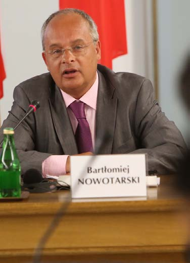 dr hab. Bartłomiej Nowotarski 1. Ekonomiczne aspekty sprawiedliwości w państwach postkomunistycznych i nie tylko. 2. Czy możliwy jest demokratyczny islam? 3.