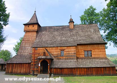 Do wyboru wejście na Sokolicę lub Trzy Korony, dla wytrwałych można wejść na obydwa szczyty, krótka wizyta w Krościenku. Powrót na obiadokolację i nocleg. Śniadanie. Spacer Wąwozem Homole.