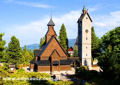 WYCIECZKI KRAJOWE TRZYDNIOWE WYCIECZKI SZKOLNE 06 BIESZCZADY Z ZAMKIEM W ŁAŃCUCIE DNI Połonina Cyryńska Wyjazd z umówionego miejsca. Lesko: synagoga z zewnątrz i Kirkut, Leski Kamień, zamek Kmitów.