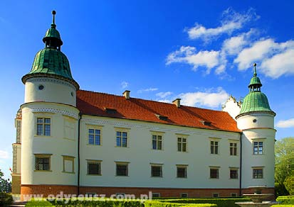 WYCIECZKI JEDNIODNIOWE 06 SANDOMIERZ BARANÓW SANDOMIERSKI Sandomierz - Baranów Sandomierski Wyjazd z umówionego miejsca. Zwiedzanie renesansowego pałacu w Baranowie Sandomierskim.