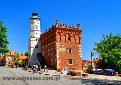 Jadwigi. Powrót w umówione miejsce. Dodatkowo dla chętnych rejs po Wiśle - 0 zł/os. Cena: 85zł SANDOMIERZ ZAMEK KRZYŻTOPÓR Sandomierz - Zamek Krzyżtopór Wyjazd z umówionego miejsca.