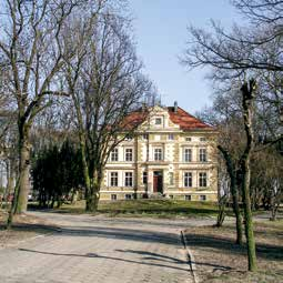 Produkcja roślinna w Żołędnicy podporządkowana jest głównie potrzebom produkcji zwierzęcej.