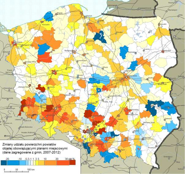 Ryc. 2.5. Zmiany pokrycia planistycznego według powiatów w latach 2007-2012. Porównanie bardziej szczegółowych zmian, jakie zaszły w pięcioleciu 2007-2012 przedstawiono na ryc. 2.5 (według danych zagregowanych w powiatach).