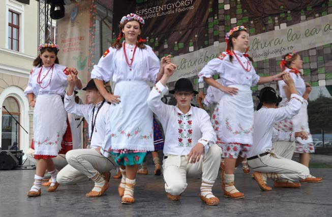 prilejul vernisării expoziţiei intitulate Germana limba marilor idei organizată de Ambasada Republicii Germania la Bucureşti Polonus 2 / 2014 Festiwalu Folklorystycznym Bukowińskie Spotkania w