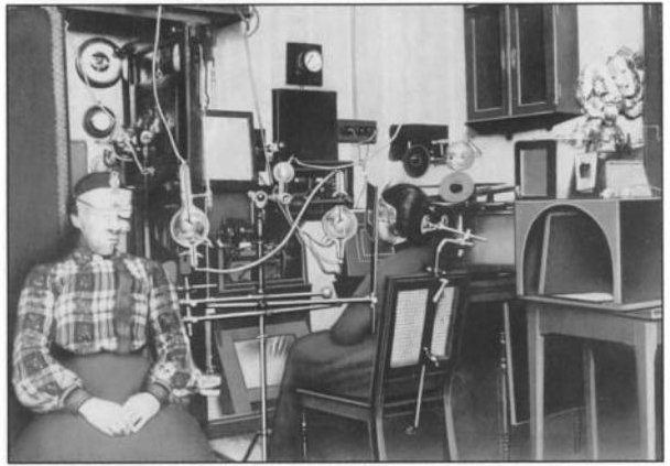 Radioterapia Początki 1895: odkrycie promieni X przez Wilhelma Röntgena 1895: pierwsza próba wykorzystania terapeutycznego (Chicago) 1899: pierwszy