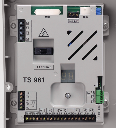 Możliwe podłączenia TS 961 3 x 400 V/N/PE 3 x 400 V/PE 3 x 230 V/PE 1 x 230 V/N/PE 230 V zewnętrzne U B S Cennik TS 961 strona 7.