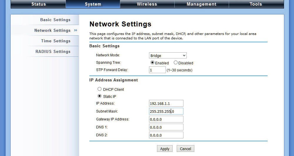 6.2. Ustawienie adresu IP Konfigurację należy zacząć od konfiguracji parametrów sieci LAN. Z menu System należy wybrać zakładkę Network Settings. Ukaże się poniższy ekran:!