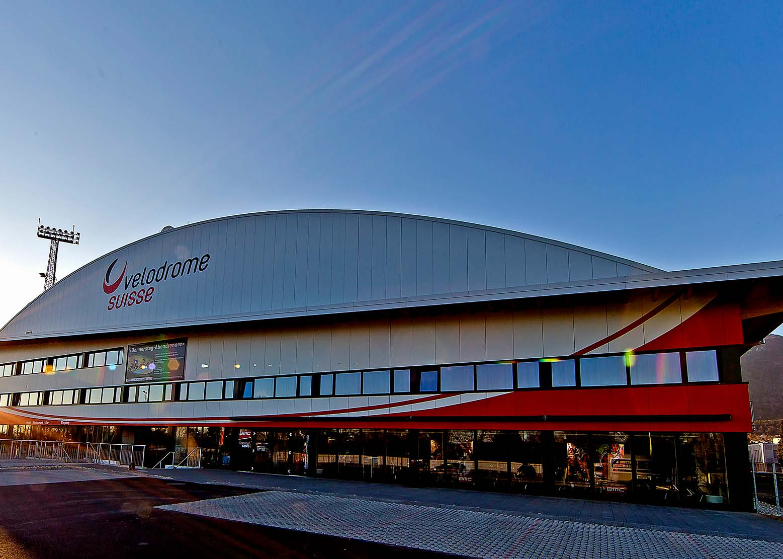 Velodrome Suisse Velodrome Suisse w Grenchen naszpikowany jest najnowocześniejszą techniką budynkową.