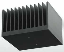 równą warstwą pasty termoprzewodzącej (nie dostarczana w komplecie) 077.25 077.25 z 77.25 Heat-sink, anodowane aluminium, 0.9 K/W, 111 x 100 mm, dla 77.45 i 77.55 077.