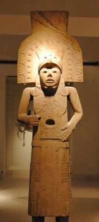 Kultury mezoamerykańskie kojarzono jednak z rozpasaniem przykład plemienia Huaxteków byli oni uważani także przez Azteków za wyjątkowo rozwiązłych ze względu na skąpe