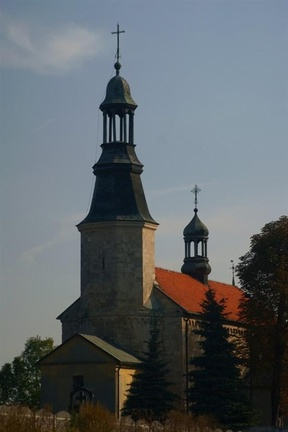 Prandocin Kościół św. Jana Chrzciciela (poł. XII w.) Kościół św. Jana Chrzciciela zbudowany w połowie XII wieku przez komesa Prandotę Starego z rodu Odrowążów.