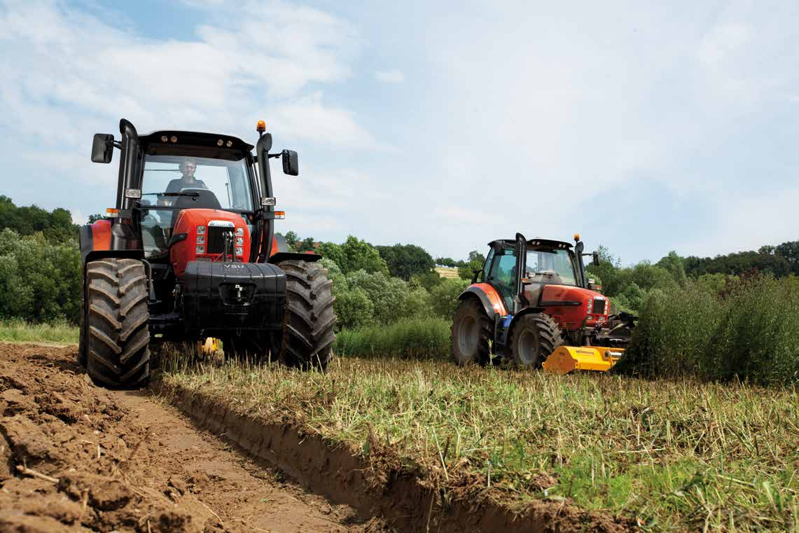 POWER-BRAKE Układ hamulcowy PowerBrake modeli FORTIS zasilany olejem przekładniowym pod wysokim ciśnieniem pozwala na natychmiastowe zatrzymanie ciągnika przy użyciu minimalnej siły na pedale hamulca.