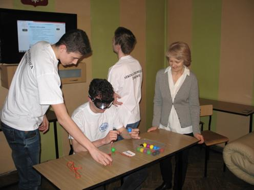 Łapanowie edukowano młodzież na temat uzależnień Stop nałogom.
